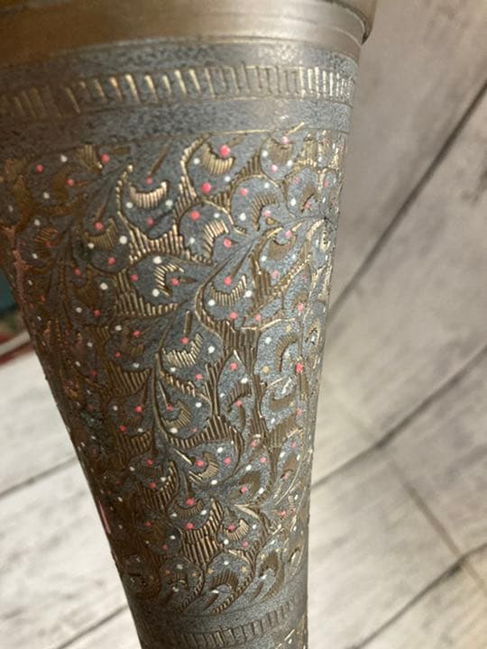 中国美術　古銅製　骨董品　中国花瓶　　　鉄製手彫り花瓶　壺　アンティーク