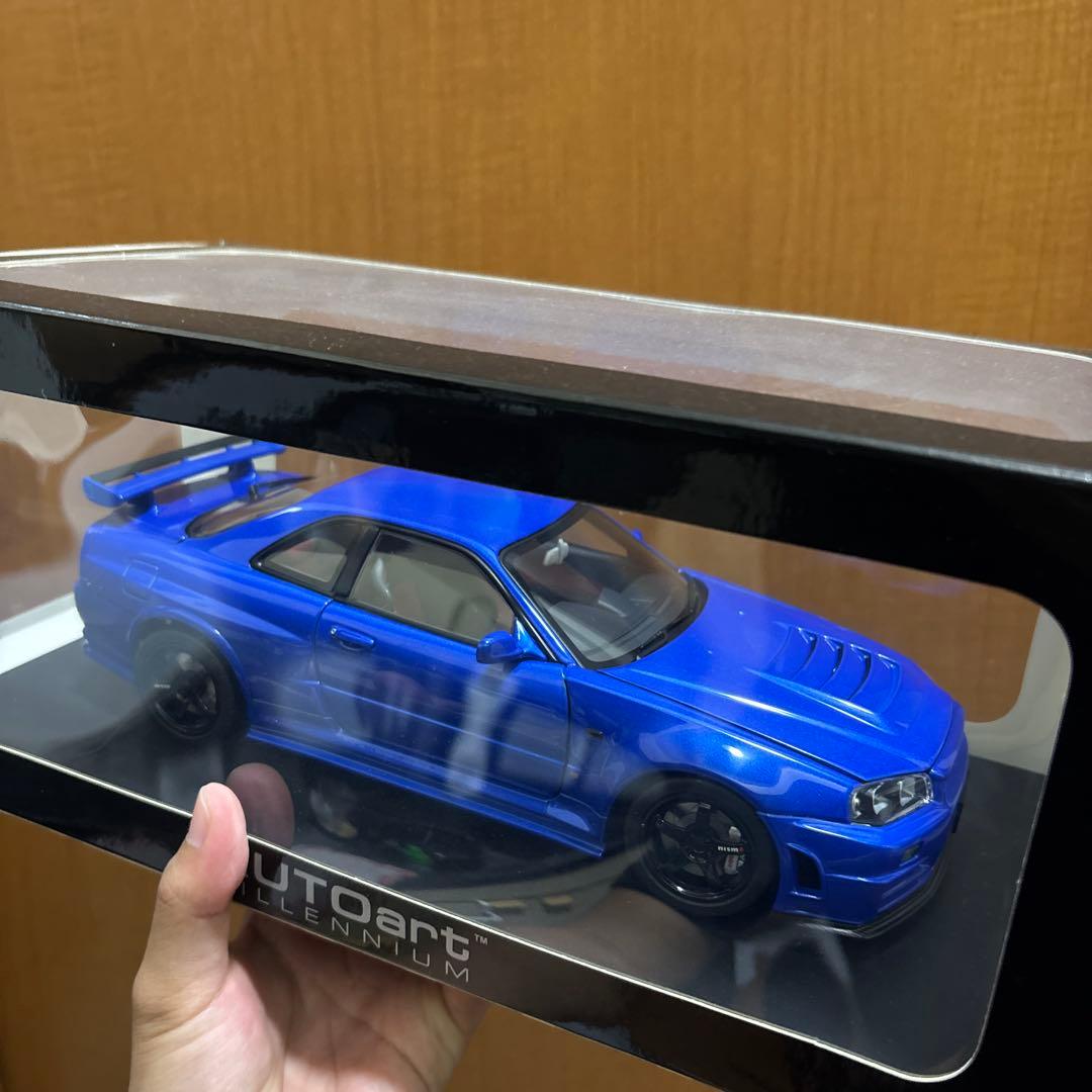 ミニカー AUTOart Nissan Skyline GT-R R34 1/18