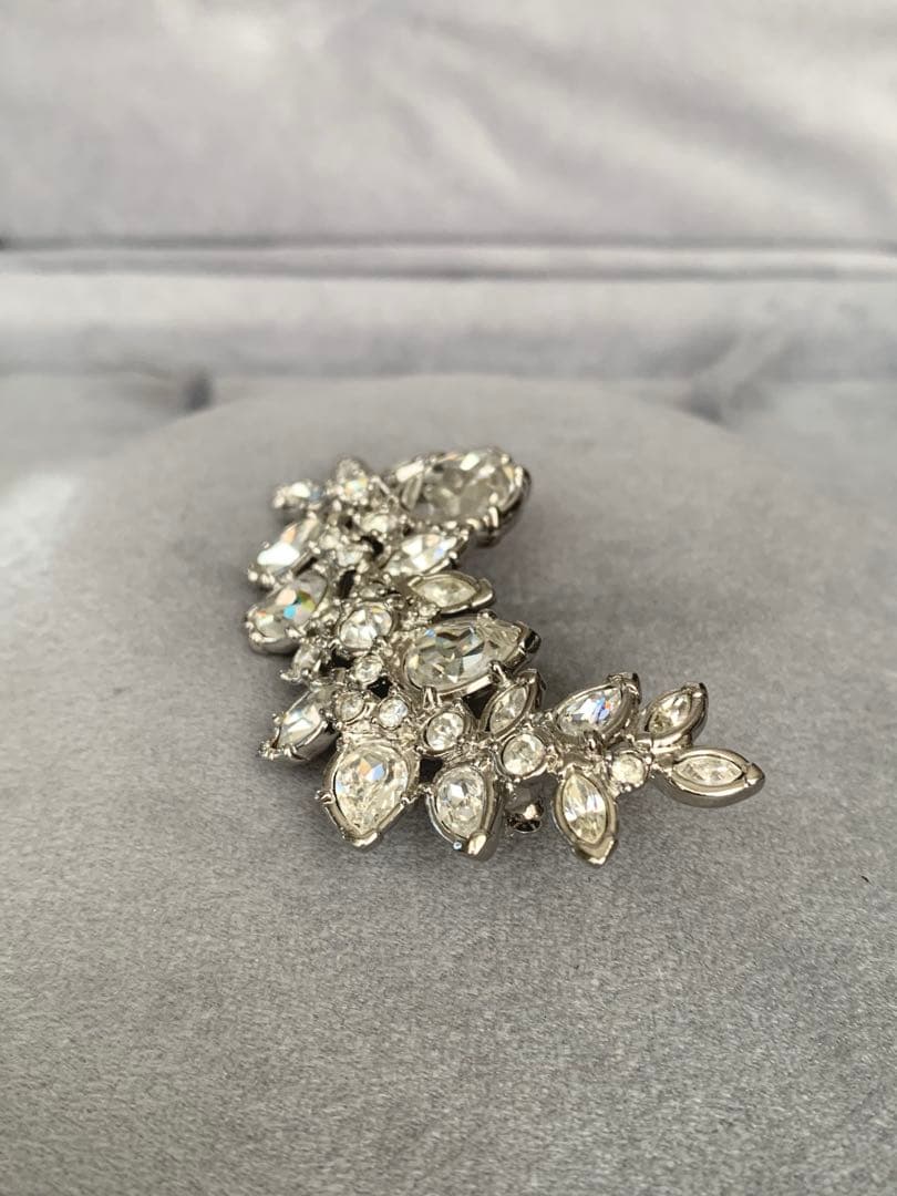 専用です。☆SWAROVSKI☆きらきらクリア　ロングブローチ/シルバー