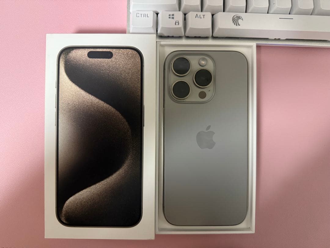 ✨ iPhone15Pro 256GB ナチュラルチタニウム ✨