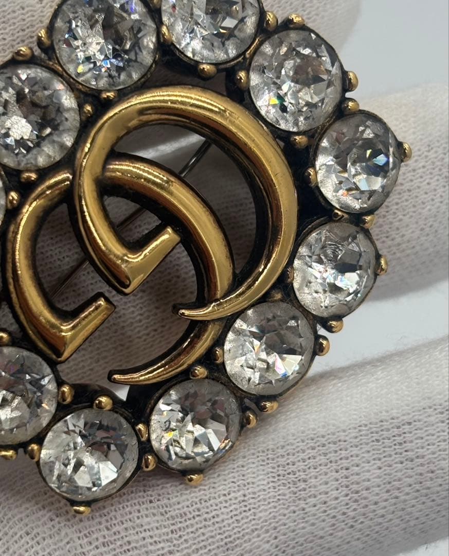 GUCCI グッチ ブローチ ダブルG クリスタル ラインストーン メタル GG
