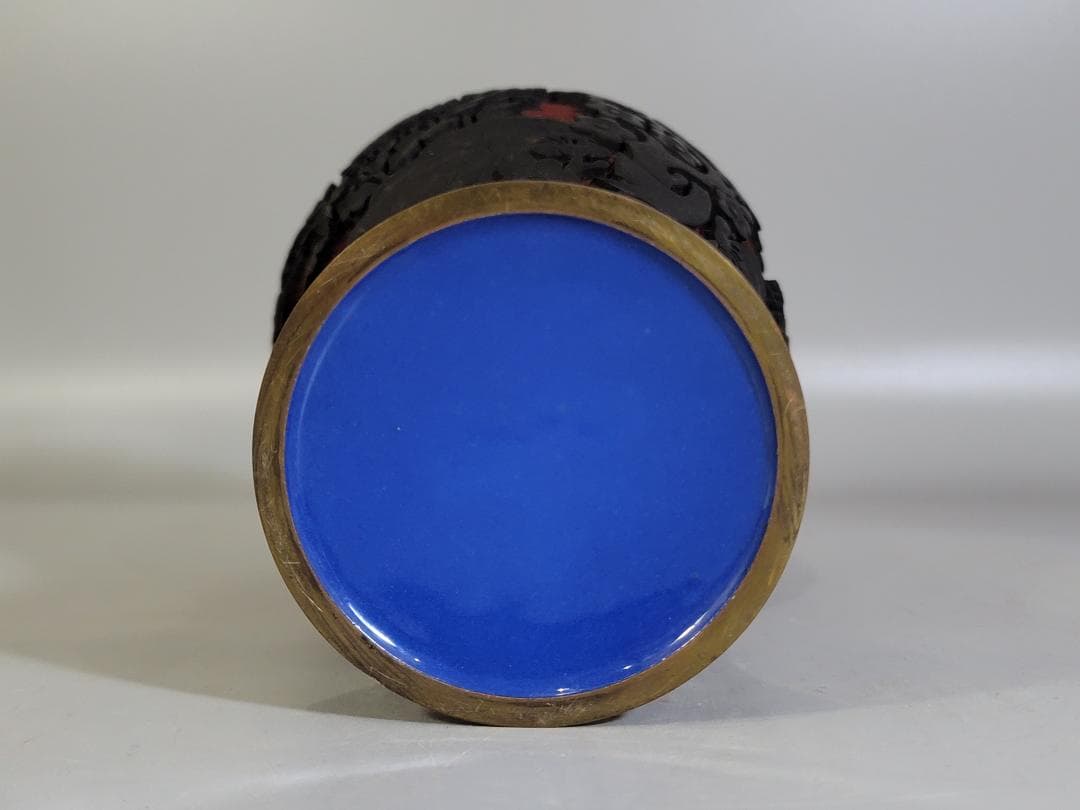 中国 古い 堆黒朱 刻草花紋 瓶 時代物