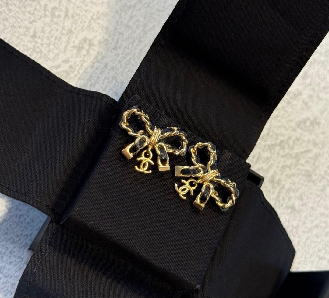 CHANEL ピアス　リボン