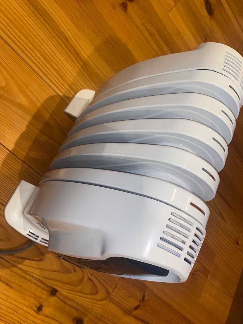 De'Longhi ミニオイルヒーター NJ0505E