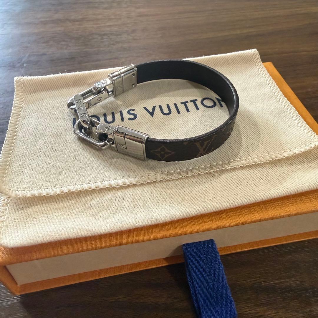 Louis Vuitton モノグラムレザーブレスレット