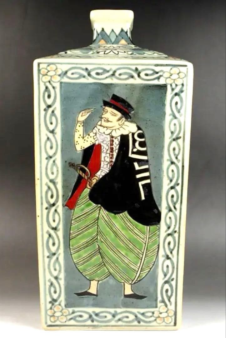 ★　名品【 南蛮人図角瓶 円左エ門 作 】阿蘭陀趣味染錦 金彩　金襴手★