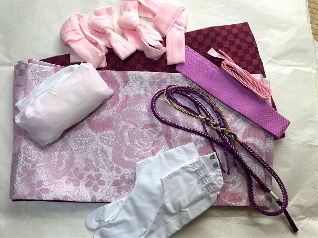 【美品】華やかな紫色の振袖　1度使用　足袋（未使用）