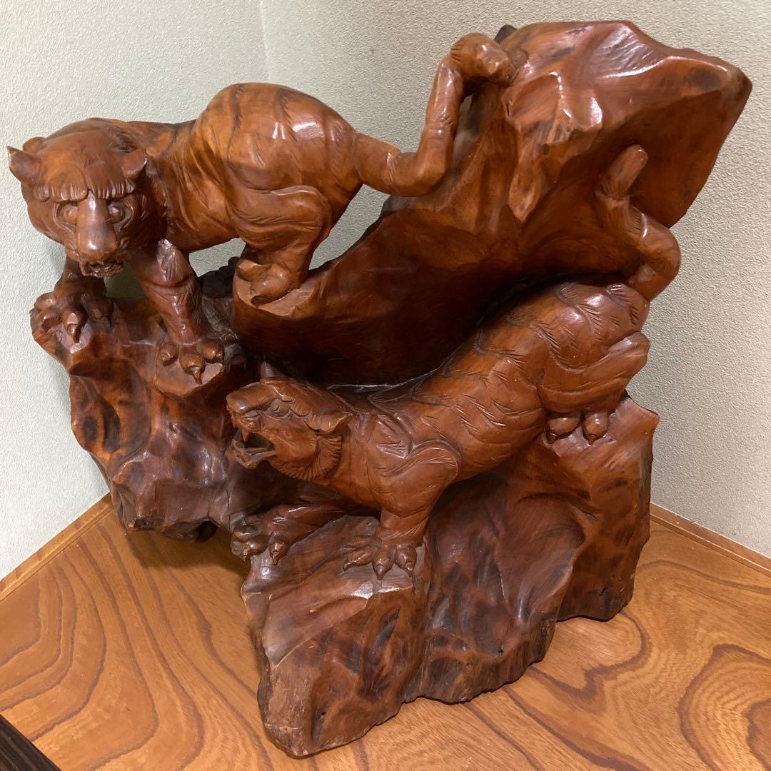 木彫りの虎 岩上虎　一本彫　虎2頭