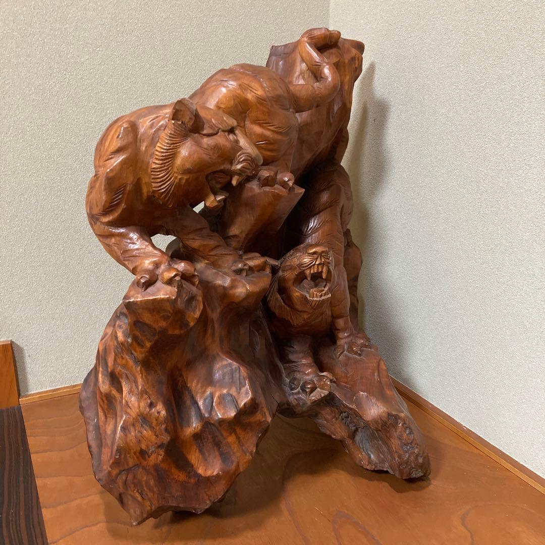 木彫りの虎 岩上虎　一本彫　虎2頭