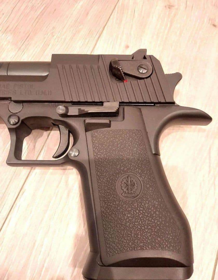 タナカ デザートイーグル 50AE 本体と弾薬カートリッジ