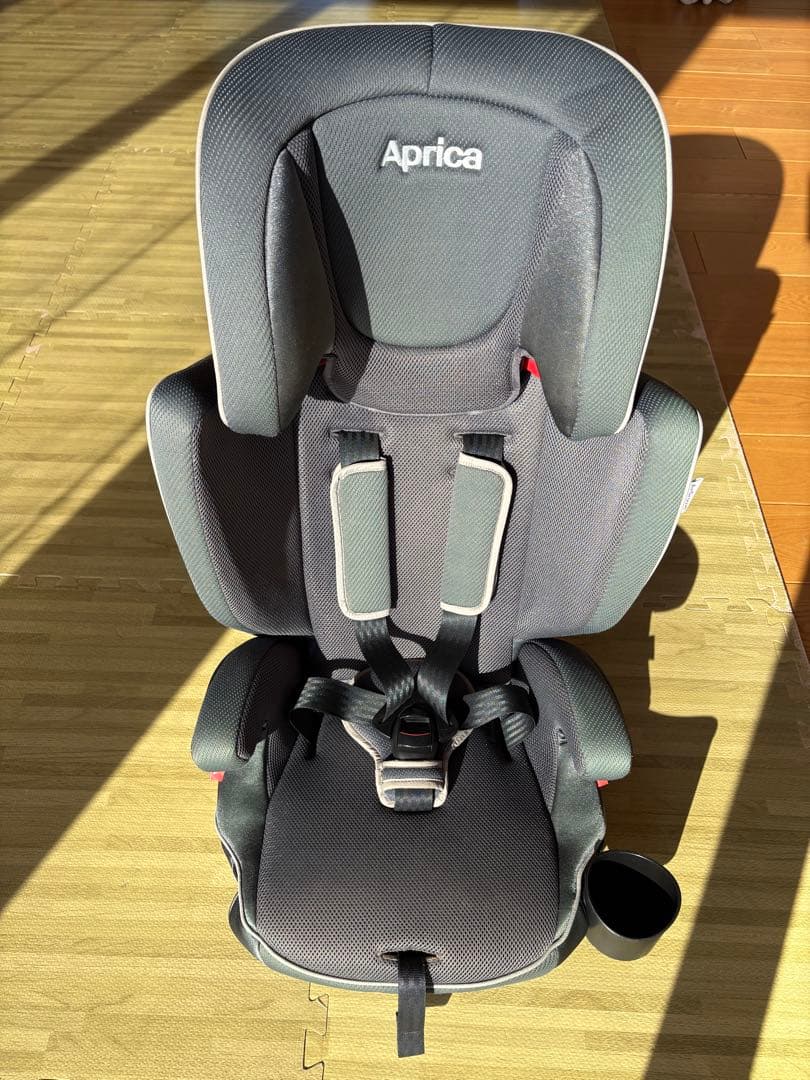 アップリカ　エアグルーヴ　チャイルドシート　ジュニアシート