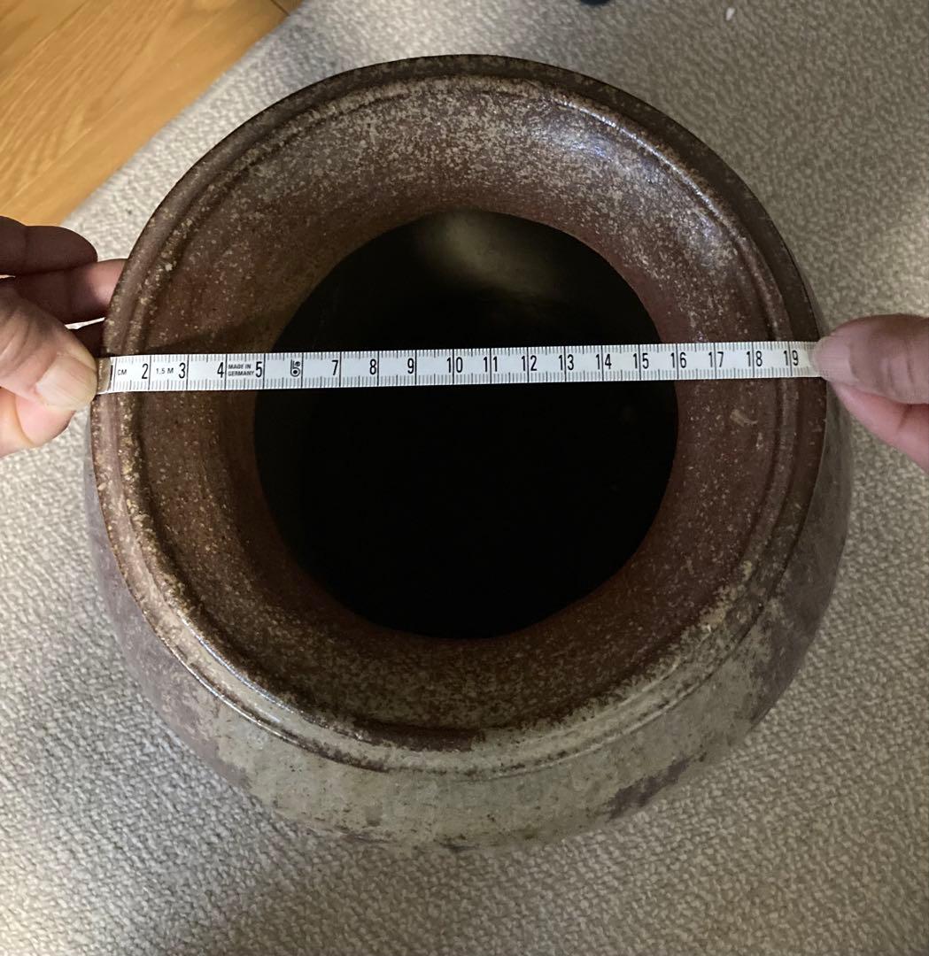 陶器の花瓶 茶色と灰色のグラデーション