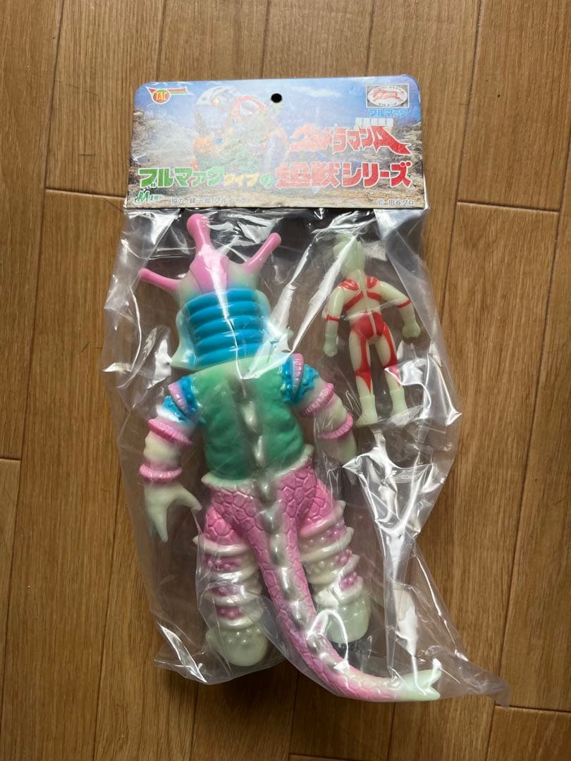 ツブコン 2025 M1号 ヒッポリト星人 蓄光 鵜川薫氏