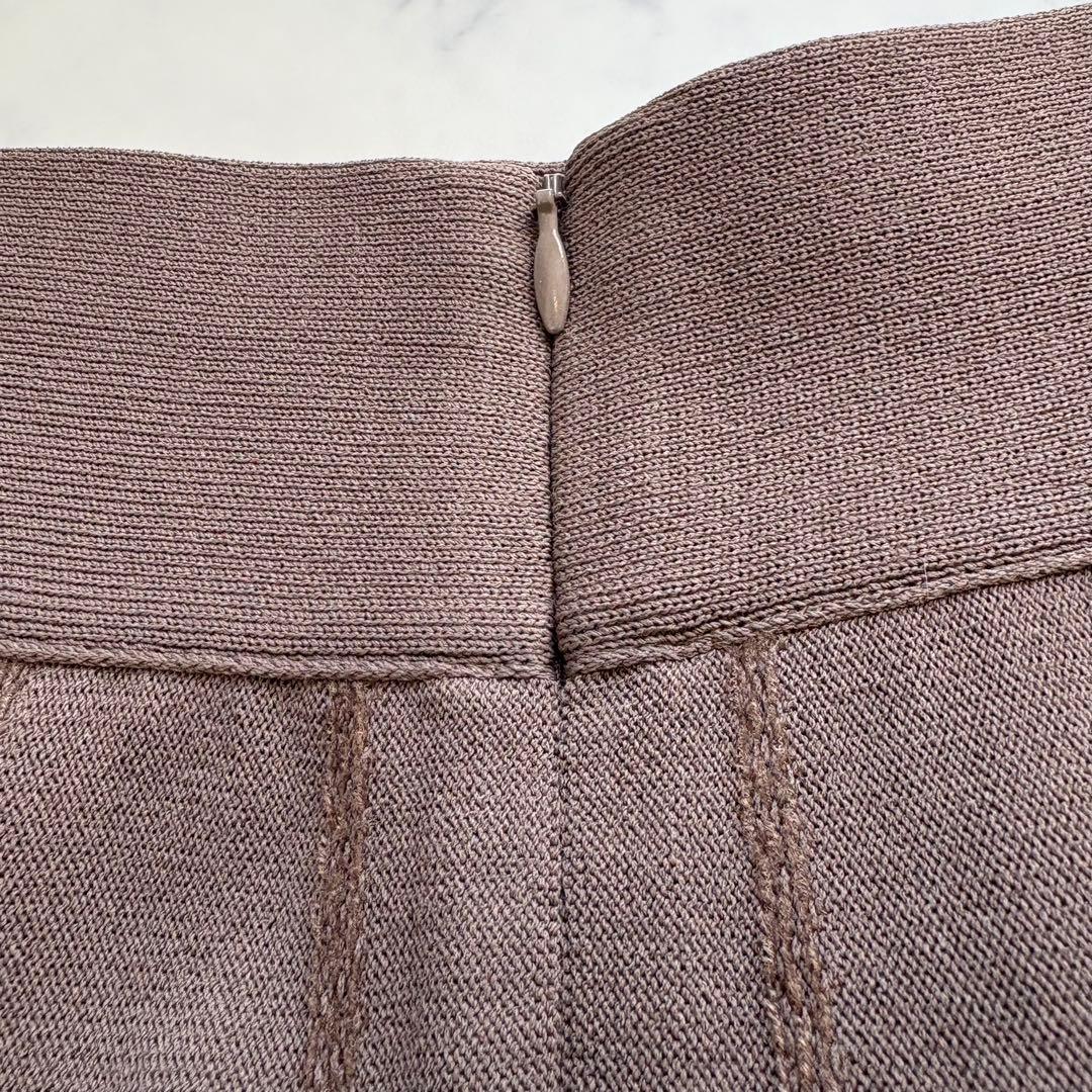 新品 FOXEY ニット地 フレアスカート 38 ロゴプレート付