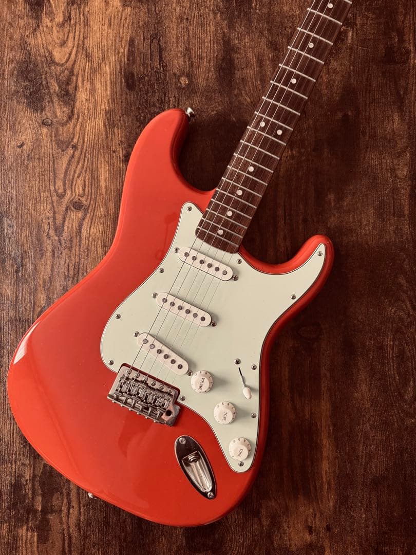 【金欠です助けてください】限定生産Squier ストラト フィエスタレッド