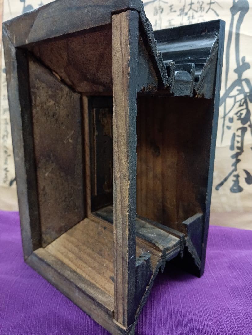 大日如来明治大正時代頃木製金箔塗座像高さ４３センチ（台座含む）台座虫喰い有り品