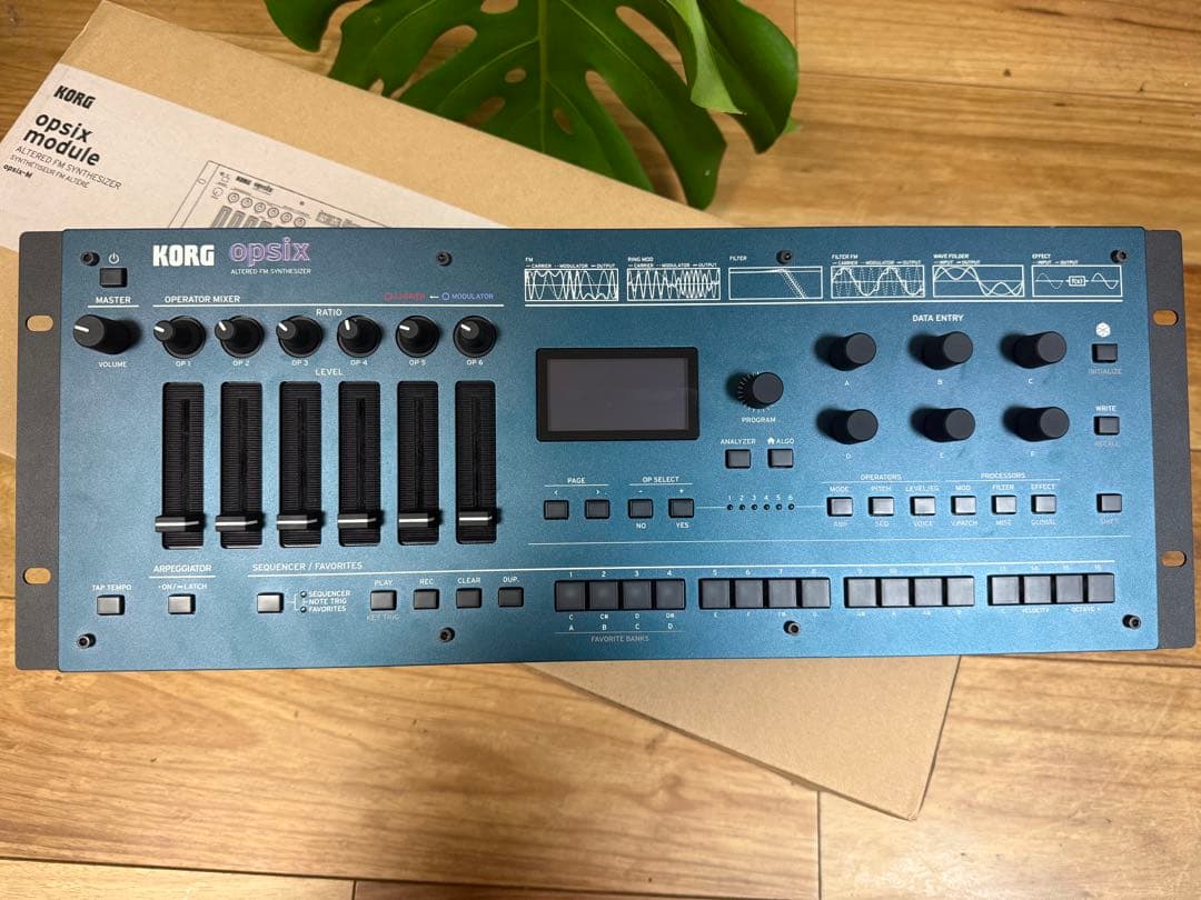 新品同様　KORG opsix module シンセサイザー