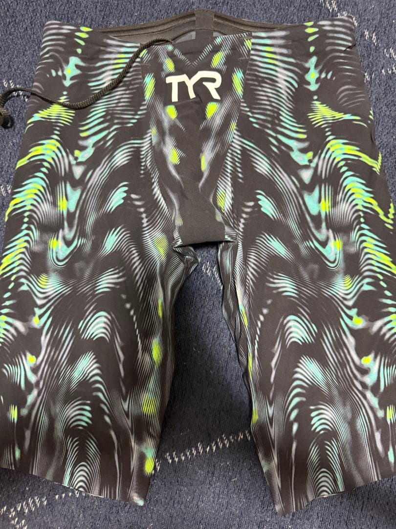 TYR VENZO 26サイズ 高速水着 競泳水着