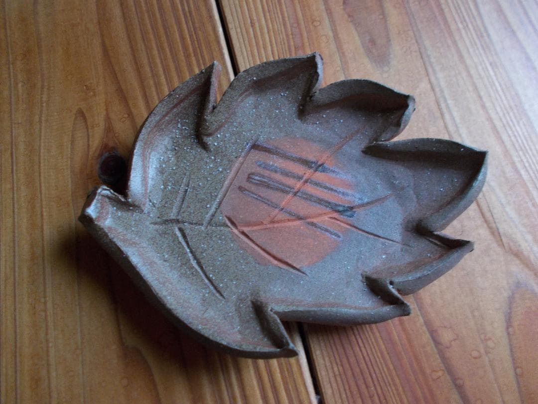 備前焼⑮　葉型小皿５個組　ゴマ、緋襷　松笠浩三？　【24】