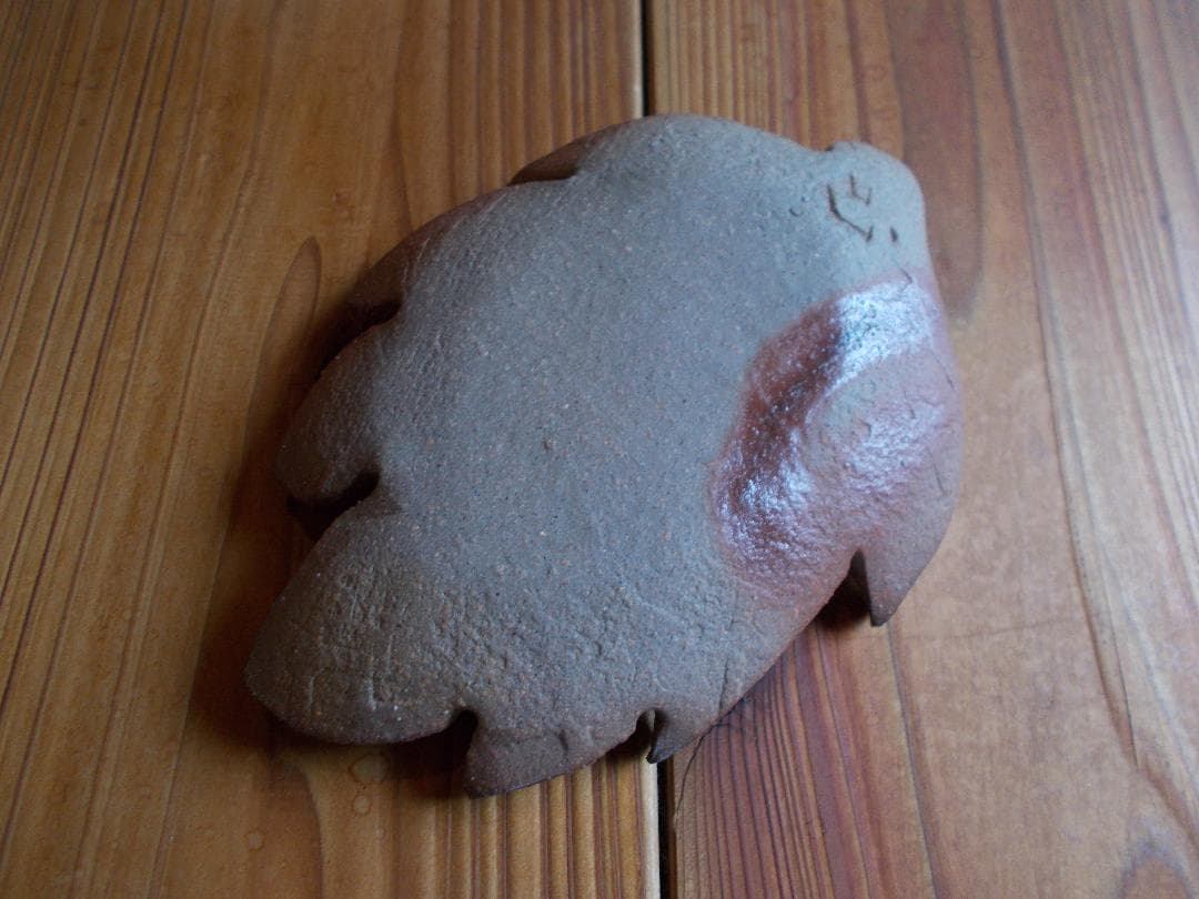 備前焼⑮　葉型小皿５個組　ゴマ、緋襷　松笠浩三？　【24】