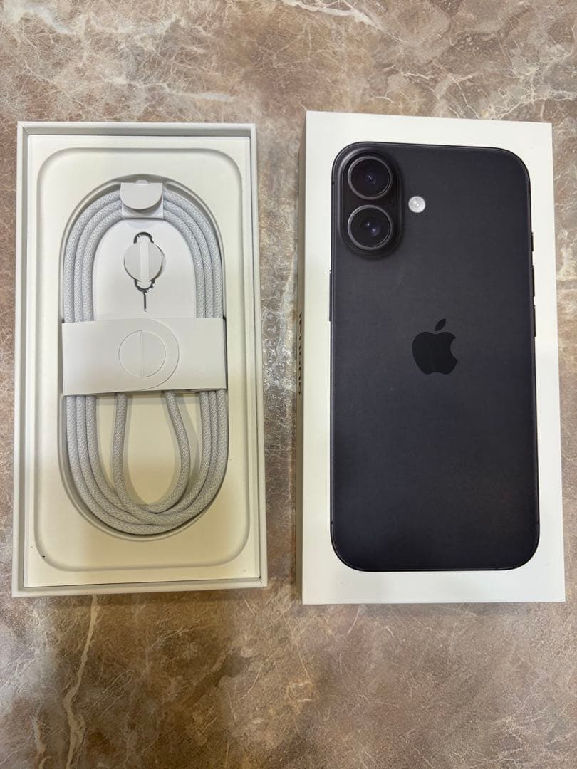【美品】iPhone 16 ブラック 128GB