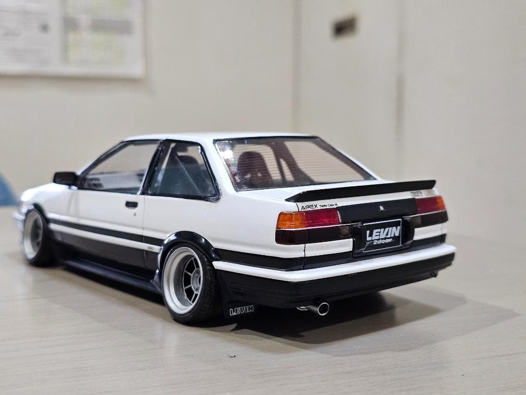 ignitionmodel　1/18　トヨタ　カローラ　レビン　GT-Apex