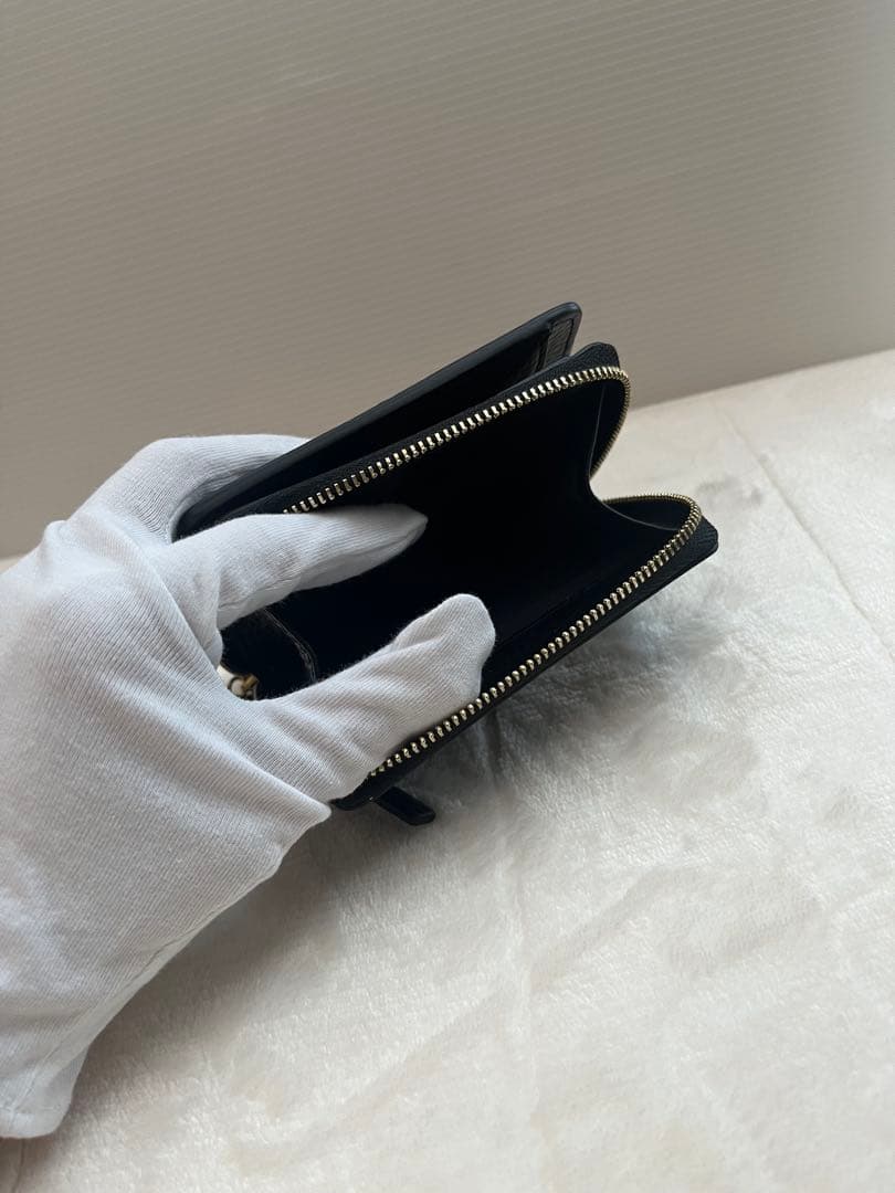 新品　トリーバーチ　二つ折り財布