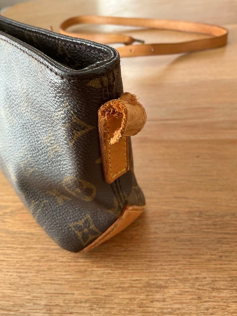 LOUIS VUITTONルイ・ヴィトン　トロター ショルダーバッグ