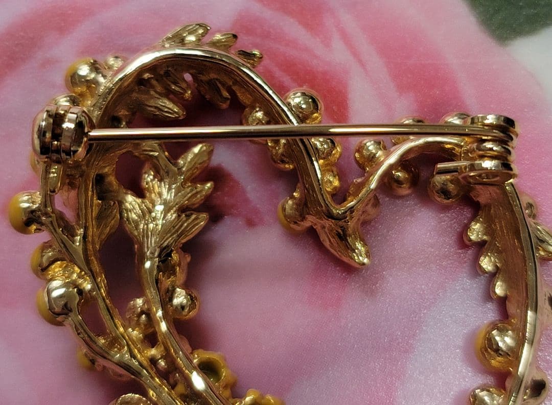 ★ヴァンドームブティック　ミモザブローチ　ハートリース★