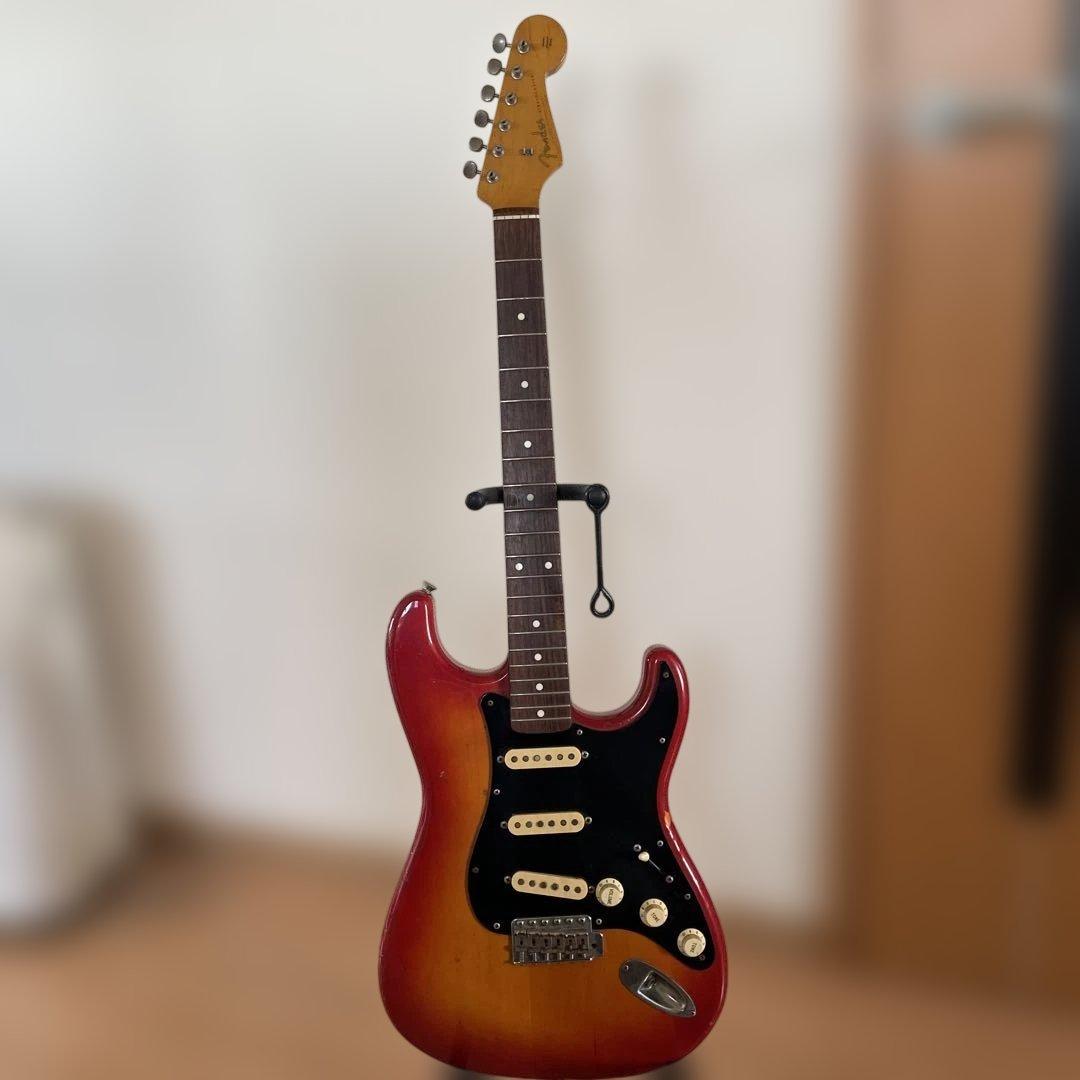 Fender Japan Stratocaster Eシリアル　赤サンバースト