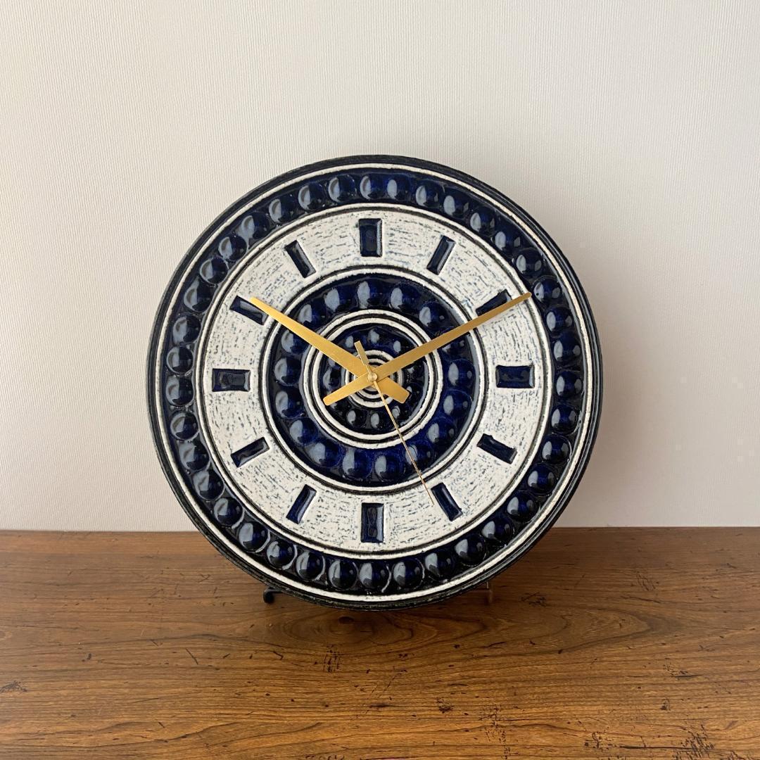 ◇電波時計取替え済◇ グスタフスベリ スタジオ作品 陶器 29cm 壁掛け時計