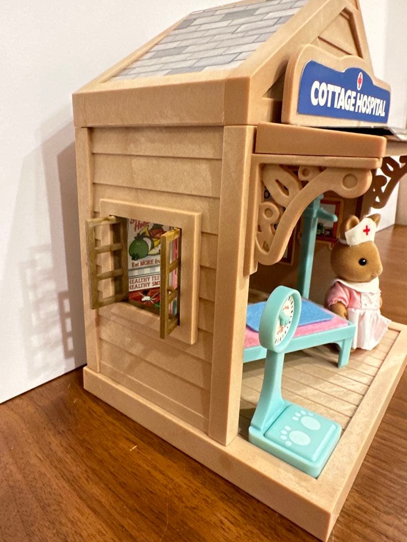 シルバニアファミリー　海外版　コテージホスピタル