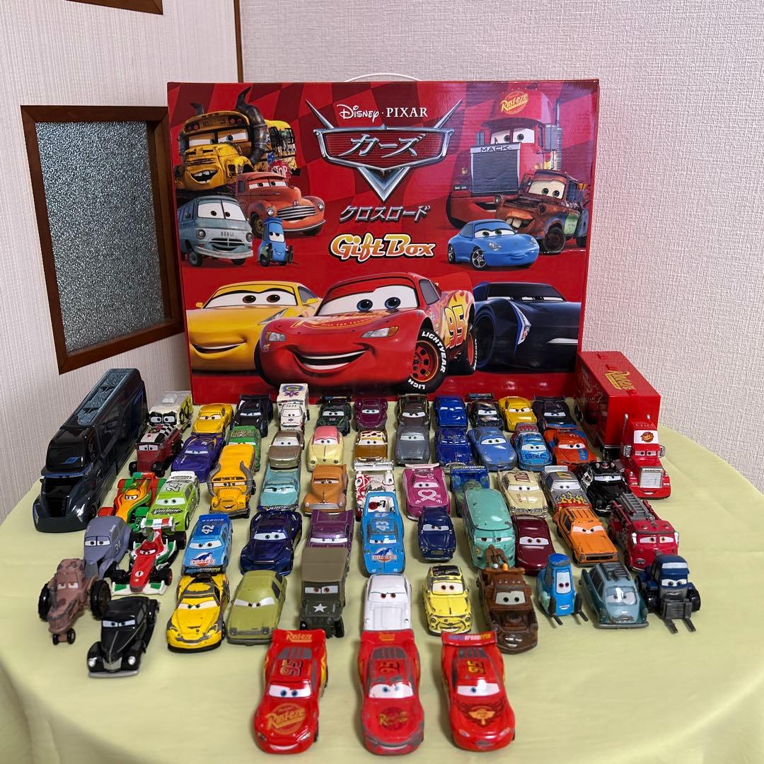 カーズ　トミカ60点　まとめ売り＋ギフトBOX