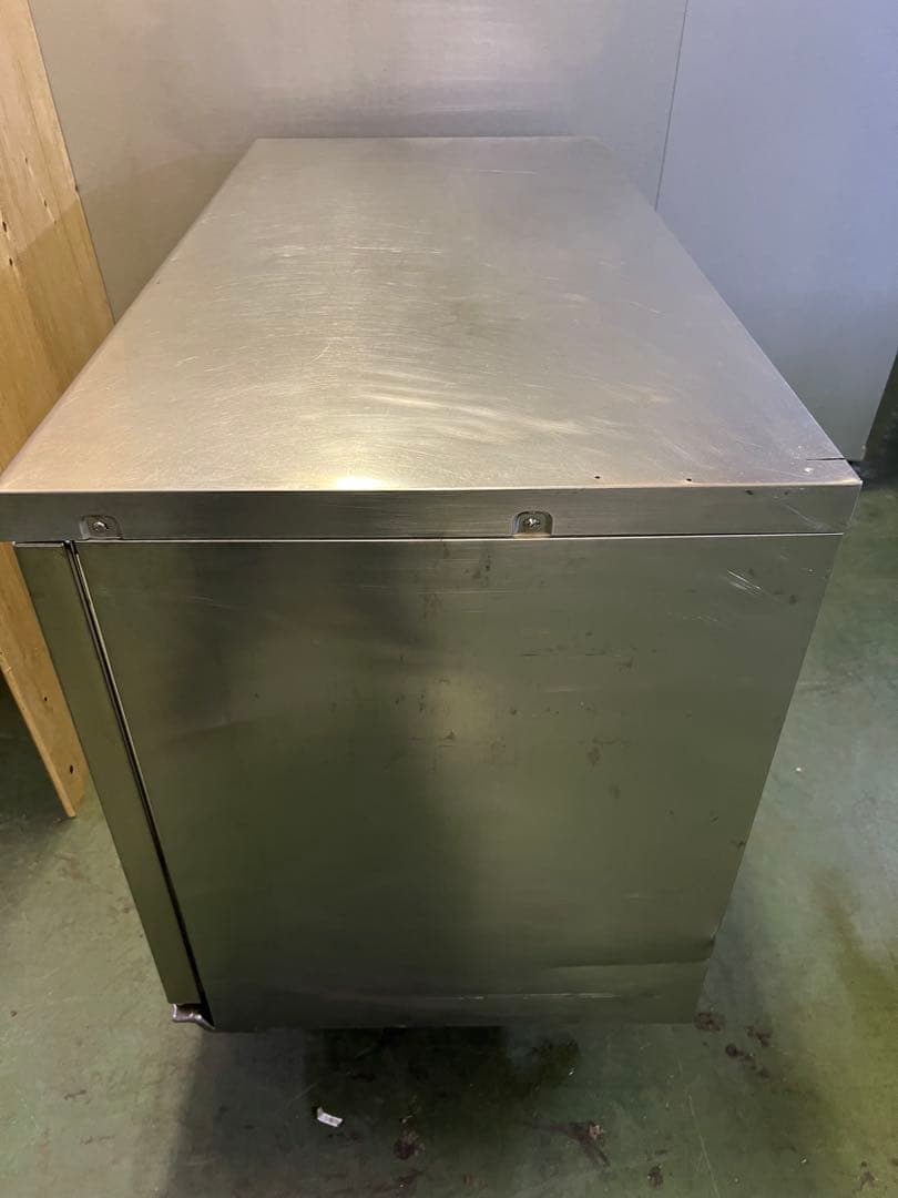 2013年 ホシザキテーブル形冷蔵庫 1200x600x800