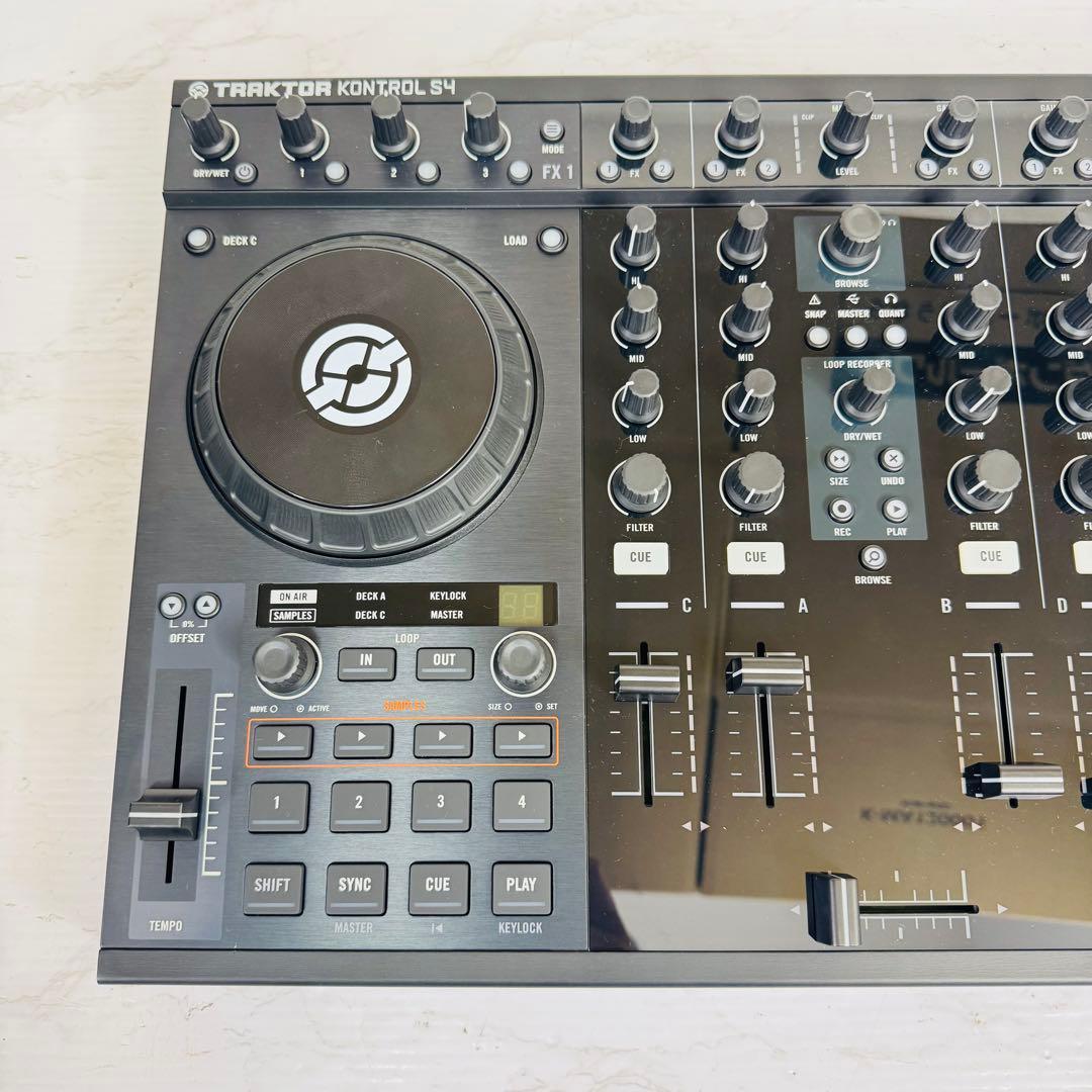 TRAKTOR KONTROL S4　DJコントローラー　専用フライトケース