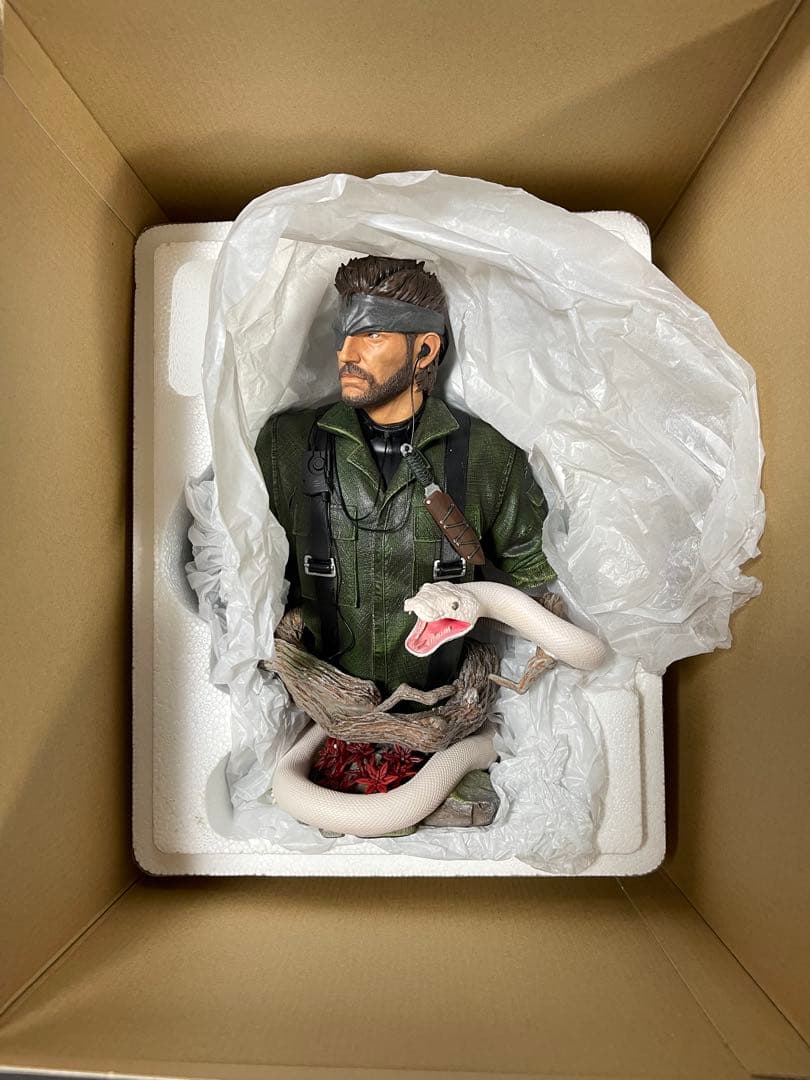 L GEAR SOLID Δ ネイキッド・スネーク フィギュア 限定品