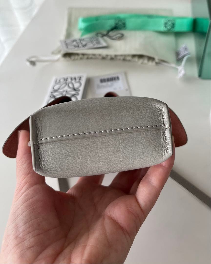 ロエベ　バニーポケット　ゴースト