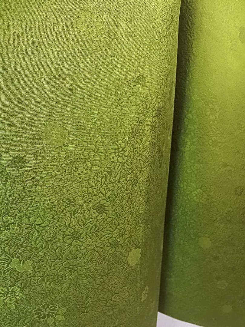 振袖　色無地　やまと誂え　紋意匠　花柄地紋　ガード加工済み　シャトルーズグリーン