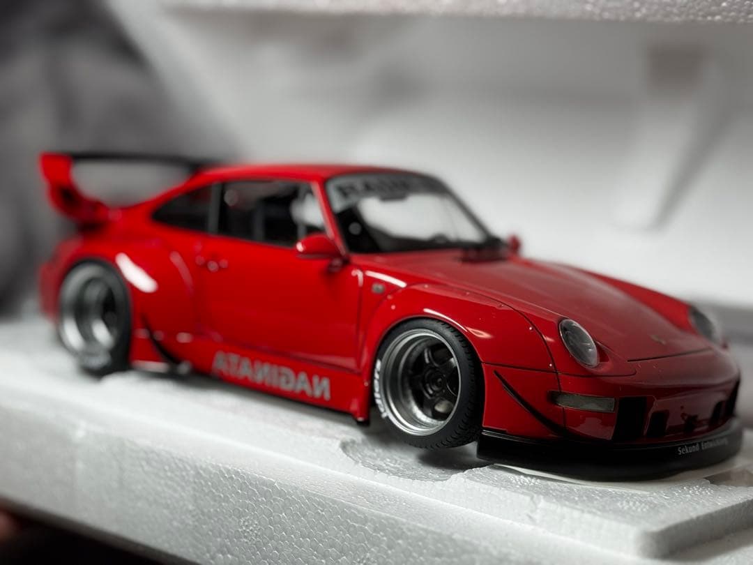 RWB 993 レッド/ガンメタル 1/18