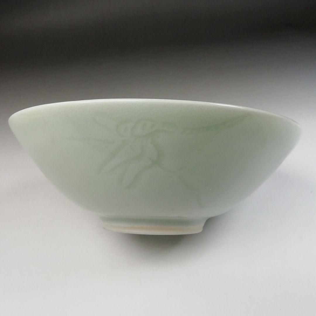 Ｔ１６９　茶碗　『淡青磁　蜻蛉彫』『平茶碗』『曽根幸風』　共箱　抹茶碗　茶道具