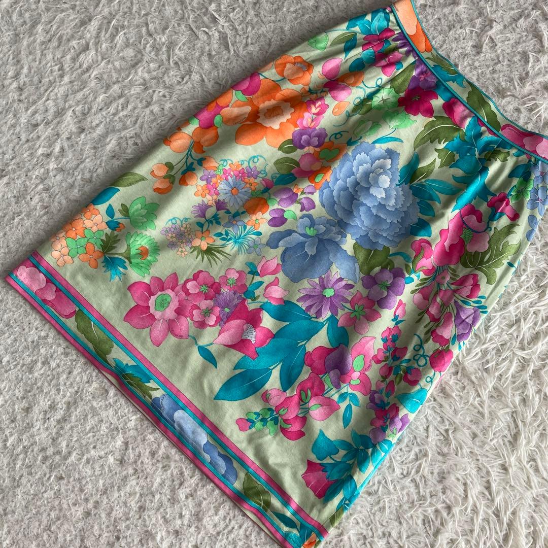 LEONARD 花柄スカート ライトグリーン W66 マルチカラー 華やか