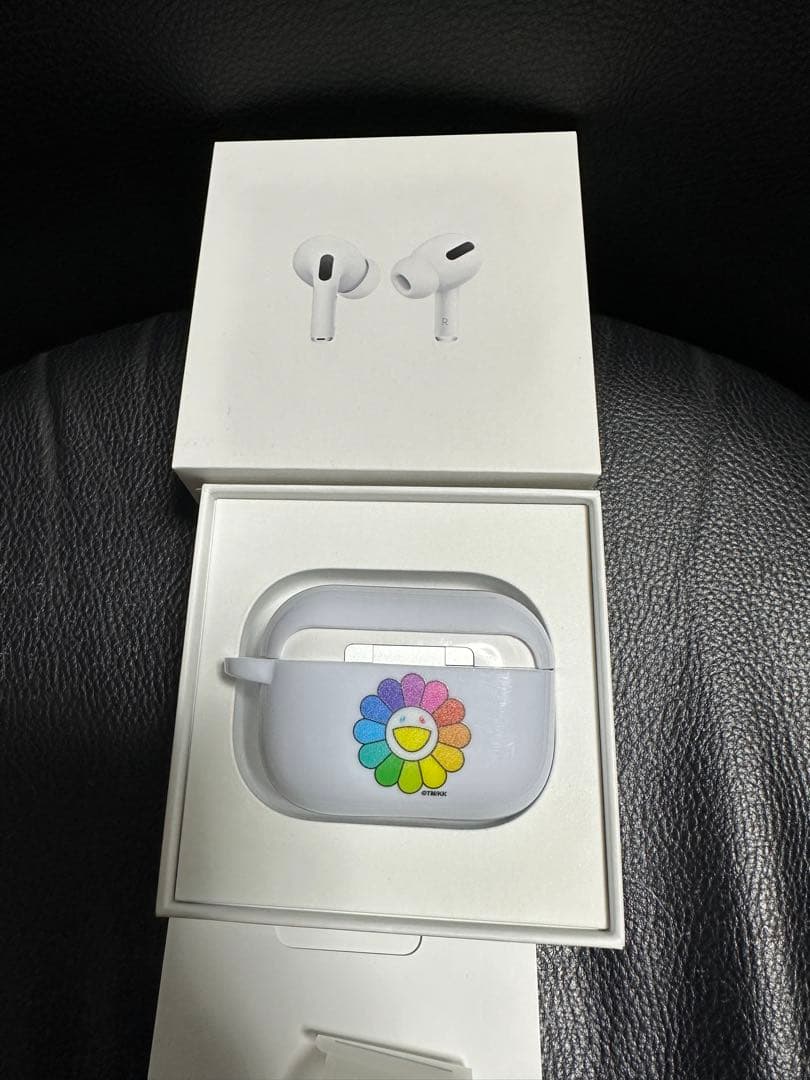 Apple AirPods Pro MWP22J/A中古右耳のみウブロケース付き