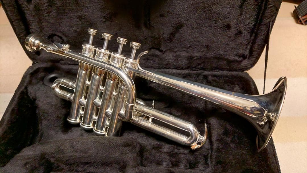 ●ピッコロトランペット PLAYTECH PTTR-300P ※スタンド付き