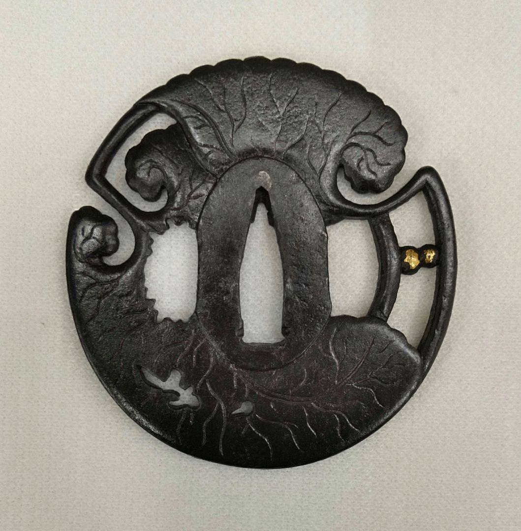 蕗の葉　鐔　変わり形　蓮　蕗　鐔　刀装具　時代武具　日本刀　居合　アンティーク