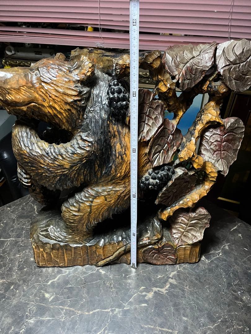 熊の木彫り、木彫り熊、熊の一刀彫、 アイヌ木彫り、アイヌ工芸品