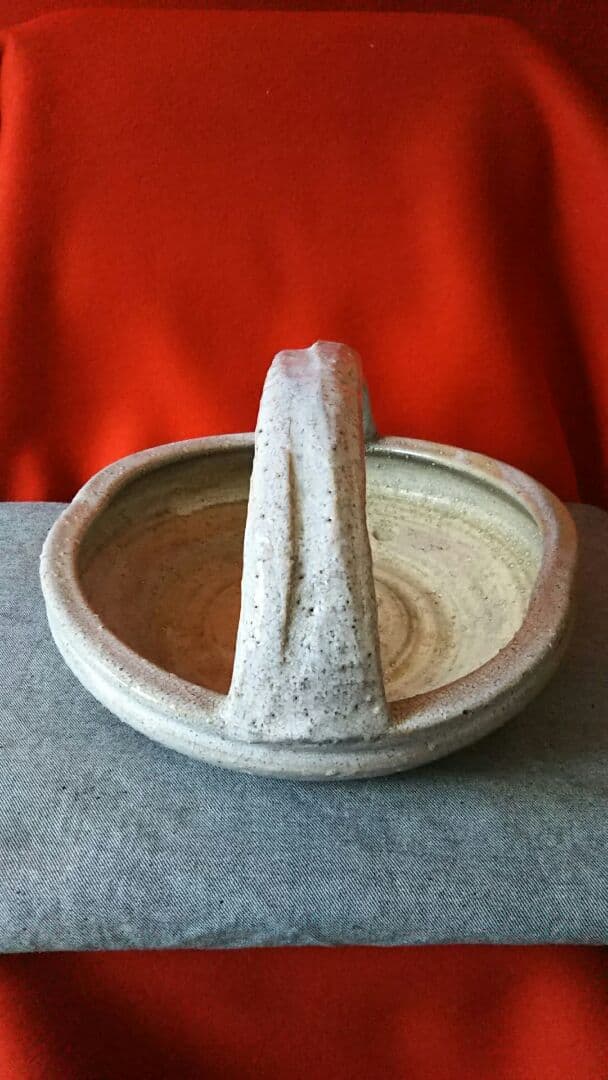 萩焼き。菓子入れ