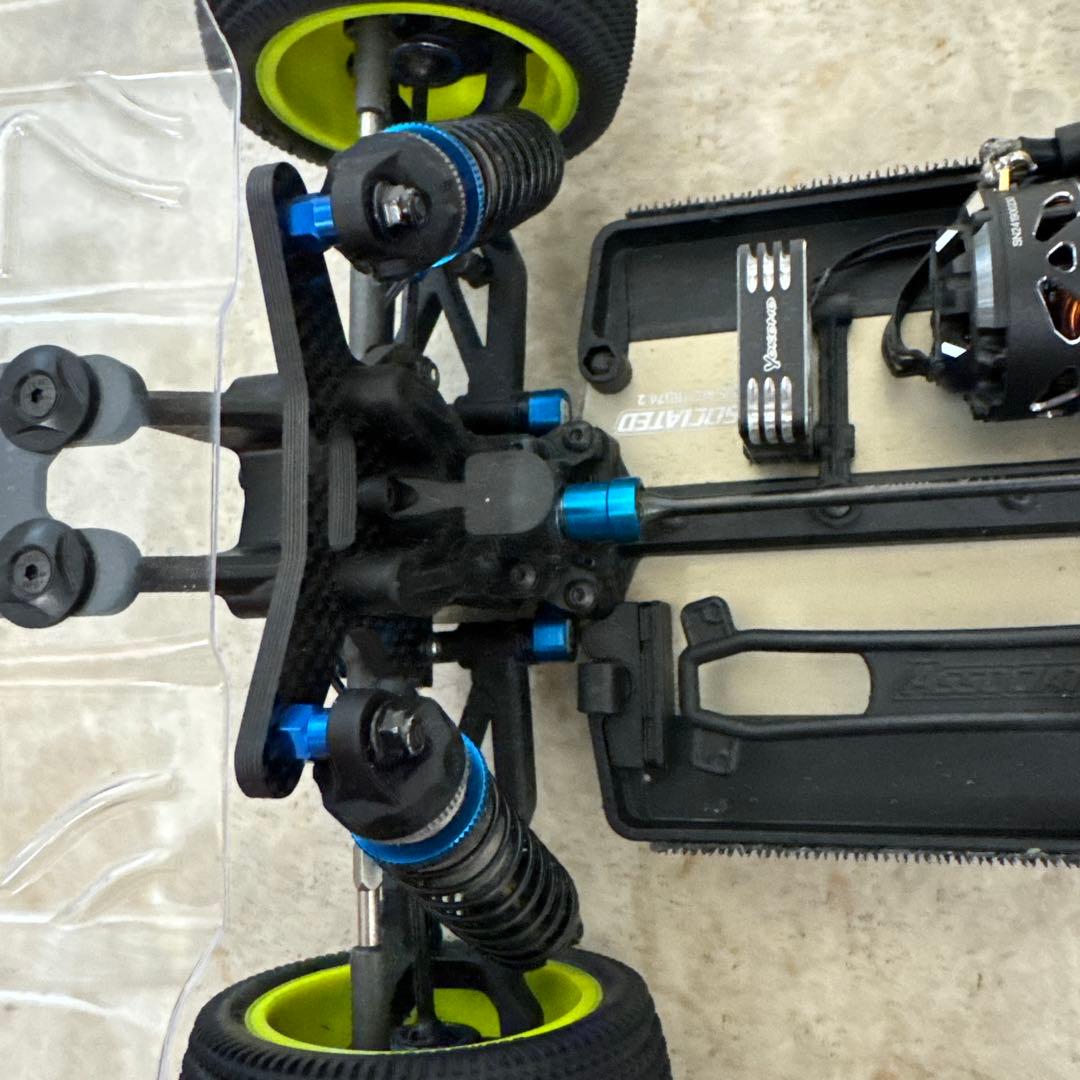 アソシエイテッド RC10 B74.2 CE (組立メカ搭載済み)