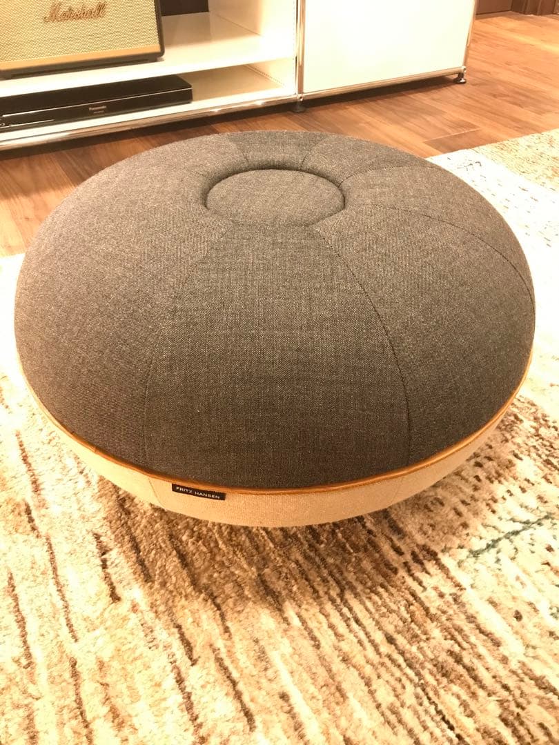 Fritz Hansen/フリッツハンセン スツール POUF/プフ 丸椅子