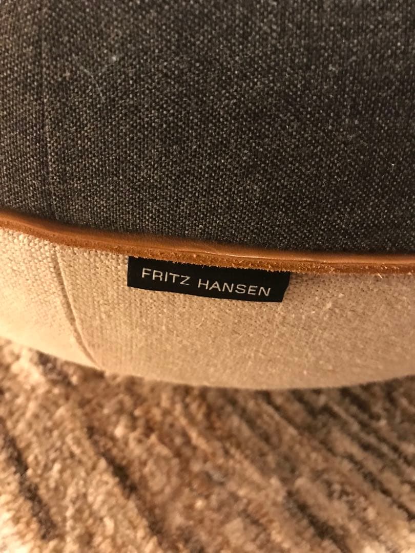 Fritz Hansen/フリッツハンセン スツール POUF/プフ 丸椅子