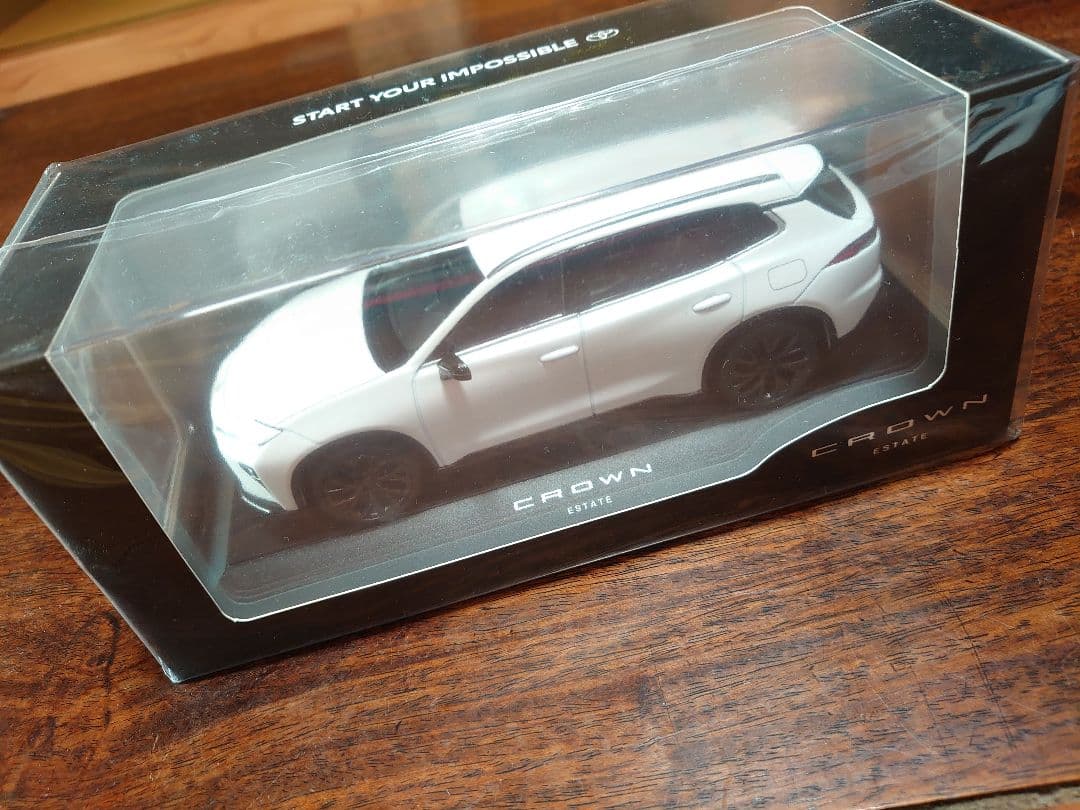 【超メルカリ市割】トヨタ　クラウンエステート　プレシャスホワイトパール